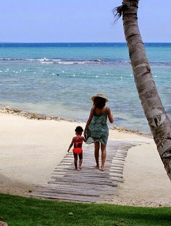 Beyoncé y Blue Ivy en la playa