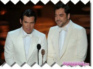 Beso de Brolin y Bardem en Oscar 2011