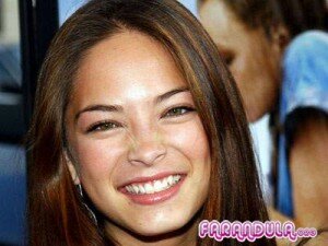 Kristin Kreuk en La Bella y la Bestia Kristin Kreuk en La Bella y la Bestia