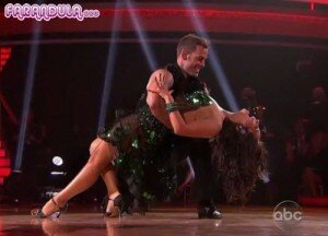 William Levy bailando en Dancing with the Stars